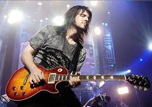 Bumblefoot allonge son périple en France