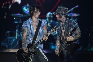 Selon Richard Fortus, Guns N' Roses pourrait sortir du nouveau son l'année prochaine