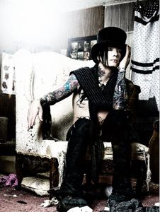 D.J Ashba "Nous prévoyons de tournée un peu l'année année prochaine"