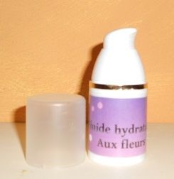 Fluide hydratant aux fleurs