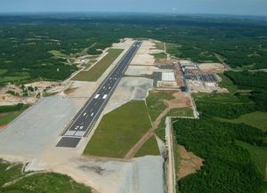 Piste d'atterrissage de l'aéroport Brive-Vallée de la Dordogne