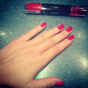 Manicure with "Red Infallible" L'Oréal