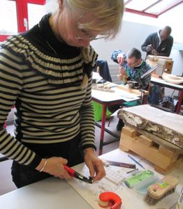 Mosaïque sur bois avec ANNIE et ses élèves