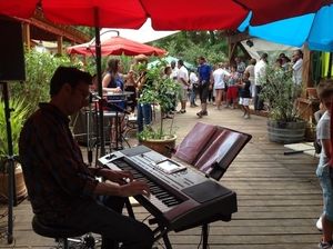 AMBIANCE GUINGUETTE A LA FAMOURETTE