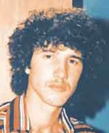 Le 02 Novembre 1982, kamel AMZAL a été lâchement assassiné par un extra universitaire, proche de la tendance islamiste des Frères Musulman. - ob_b1b787_1451580-658750824156120-1167398370-n