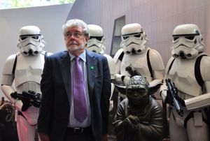 George Lucas et Kathleen Kennedy en visite au Sandcrawler
