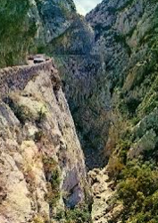 Gorges de Galamus et pic de Bugarach