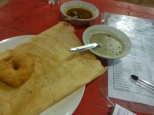 Un chai à l'Indian Coffe House d'Allepey avec un journaliste cinéma de Calcutta
