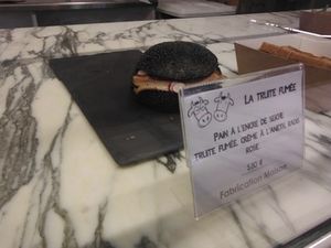 Aux 2 vaches, restauration rapide et sympa by Danone
