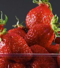 Ah les belles fraises! Plus de 90% des fraises contiennent des résidus de pesticides d'après GENERATIONS FUTURES