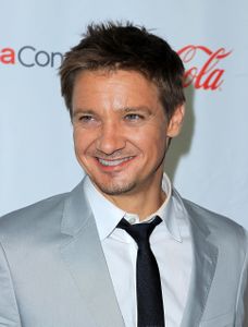 Premières photos de Jeremy Renner dans Kill the Messenger (photos) !