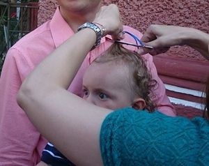 Tradition roumaine : ma Première Coupe de Cheveux de Bébé