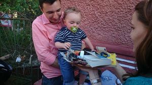 Tradition roumaine : ma Première Coupe de Cheveux de Bébé