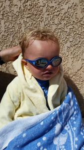 Mes yeux de Bébé bien protégés grâce aux lunettes de soleil Luc et Léa