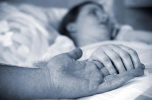 Niña con una desviación en la columna vertebral que quedó parapléjica ¿Existió mala praxis médica?
