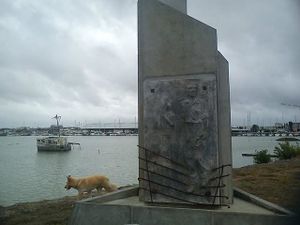 Le monument aux Républicains espagnols près de la base sous marine