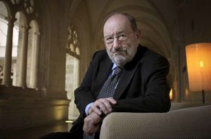 Le nom de la rose, c'était Umberto Eco.