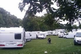 DES GENS DU VOYAGE QUI STAGNENT !