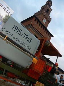 140 spettacolari auto d’epoca al Castello Sforzesco di Milano: “c’eravamo anche noi”