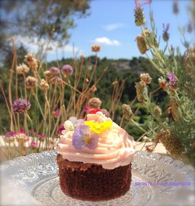 CUPCAKE CHOCOLAT TOPPING GANACHE MONTE CHOCOLAT BLANC
