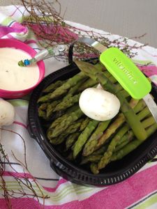 Asperges et sa crème de yaourt allégée