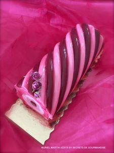 BÛCHE mousse de yaourt fraise