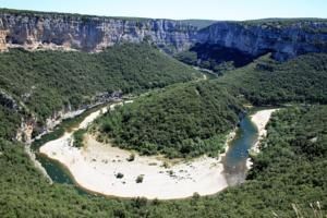 Mobilisation contre le projet de camping Huttopia à Vagnas