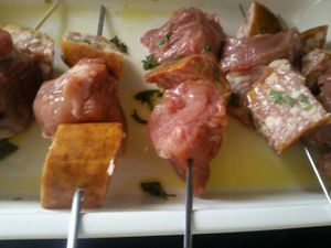 brochettes filet mignon saucisse
