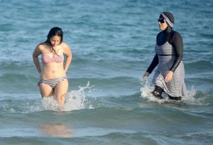 BURKINI : UNE FOIS DE PLUS, LES RÉPUBLICAINS SE SONT FAIT BALADER PAR LES OBSCURANTISTES