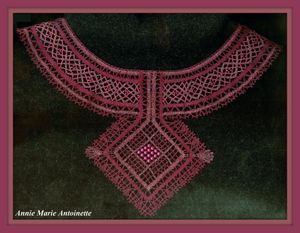 "Col Plastron" (fini)