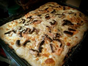Pizza saumon-champignons