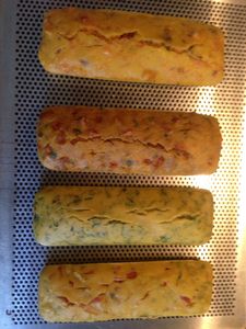 Cakes variés grâce au moule 4/4