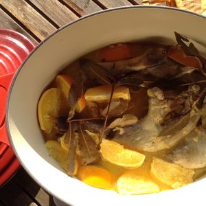 Pintade à l'orange et laurier
