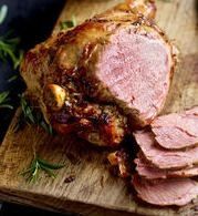 Gigot d’agneau à l’ail, romarin, miel et moutarde
