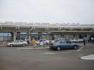 إلغاء بطاقة الشرطة من إجراءات السفر بالمطارات الجزائرية