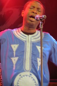 Youssou en Super étoile à Vienne!