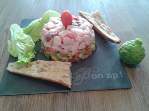 Tartare d'avocat et d'espadon au combava