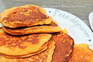 Pancake à la Farine de Pois Chiche et au Sirop de Curcuma