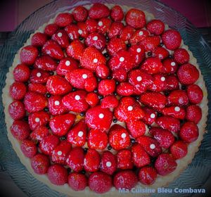Tarte aux Fraises sur Génoise et Pâtissière Chocolat Blanc