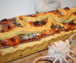 Tarte Fromagère à la Sardine et aux Oignons Caramélisés