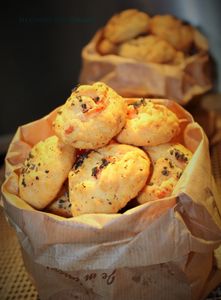 Sablés Apéritifs au Saumon Fumé et Combava, Sel Noir d'Hawaï
