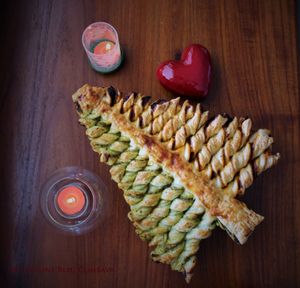 Sapin Feuilleté apéritif- Pesto et Confit de Tomates Séchées