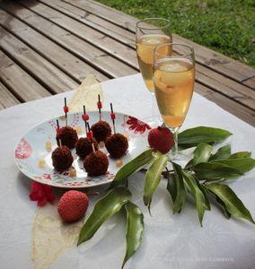Plateau "Intense" pour les Fêtes: Sucettes de Mousse de Foie Gras aux Letchis et Gingembre et son Champagne Intense
