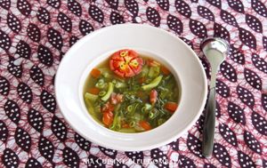 Bouillon light aux Légumes, Gingembre et Curcuma. Après les fêtes, on se régale quand même!