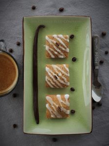 Financiers Très Vanille Bleue au Café!