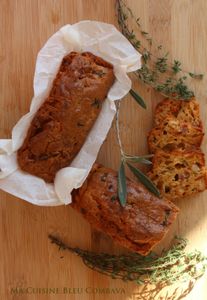 Cake moelleux aux Lardons et Caviar de tomates