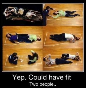 TITANIC VS ROMEO + JULIET, la battle des tragédies romantiques vintage avec Leonardo dedans.