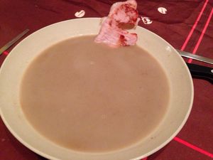 Velouté de lentilles chips de bacon