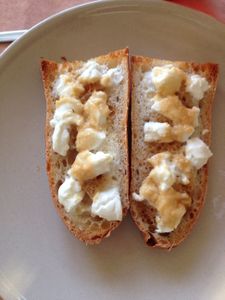 Bruschetta chèvre miel