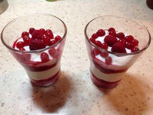 Fromage blanc aux framboises et groseilles